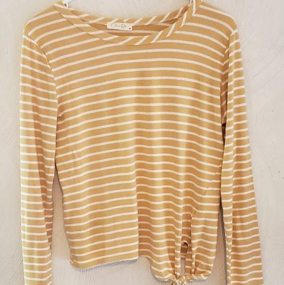 Olivia Rae Tops - Olivia Rae Long Sleeve. Womens Sz S.